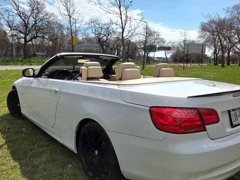 Used 2013 BMW 328i Convertible RWD image 17