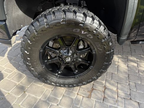 Used 2022 GMC Sierra 1500 AT4X image 10