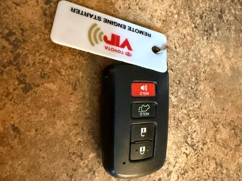 Used 2016 Toyota Highlander Limited image 13