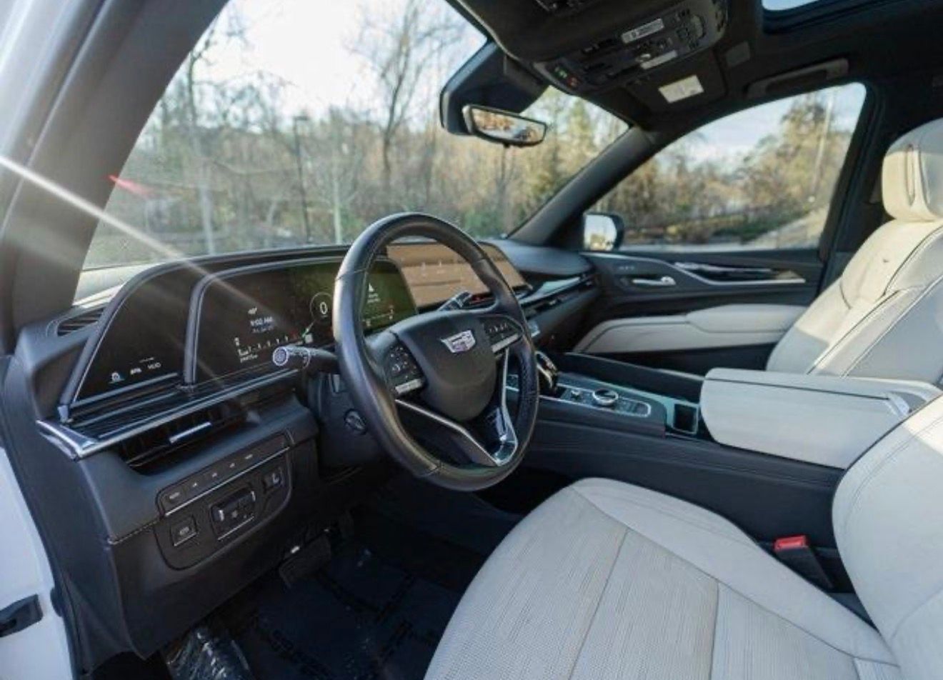 Used 2021 Cadillac Escalade ESV Sport w/ Driver Assist Tech Package AWD/4WD image 10