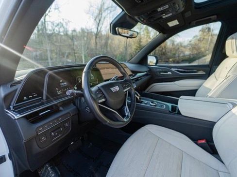 Used 2021 Cadillac Escalade ESV Sport w/ Driver Assist Tech Package image 10