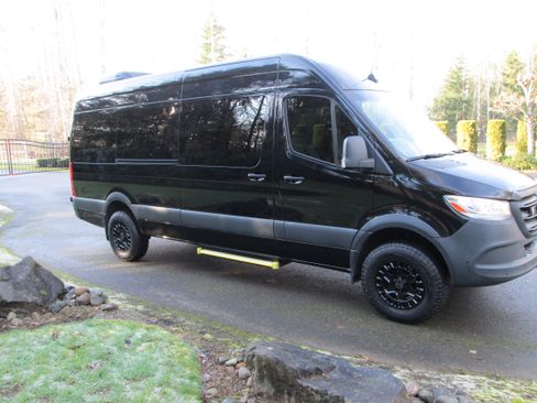 Used 2022 Mercedes-Benz Sprinter 2500 image 10