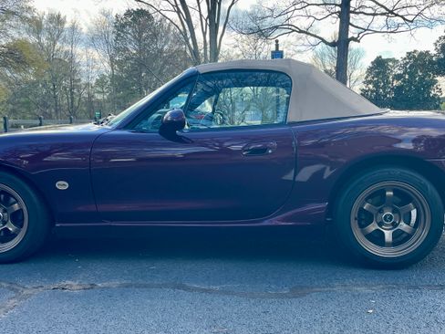 Used 2000 MAZDA MX-5 Miata image 12