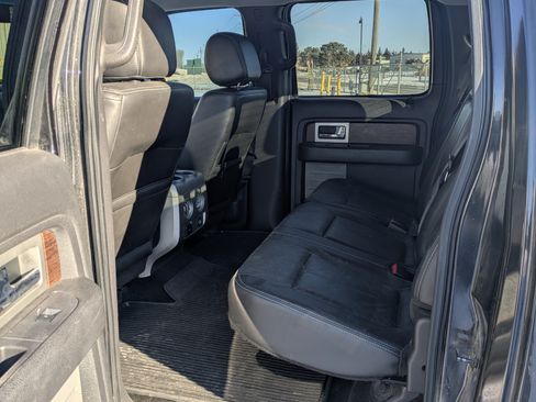 Used 2014 Ford F150 Lariat w/ Lariat Chrome Package image 4