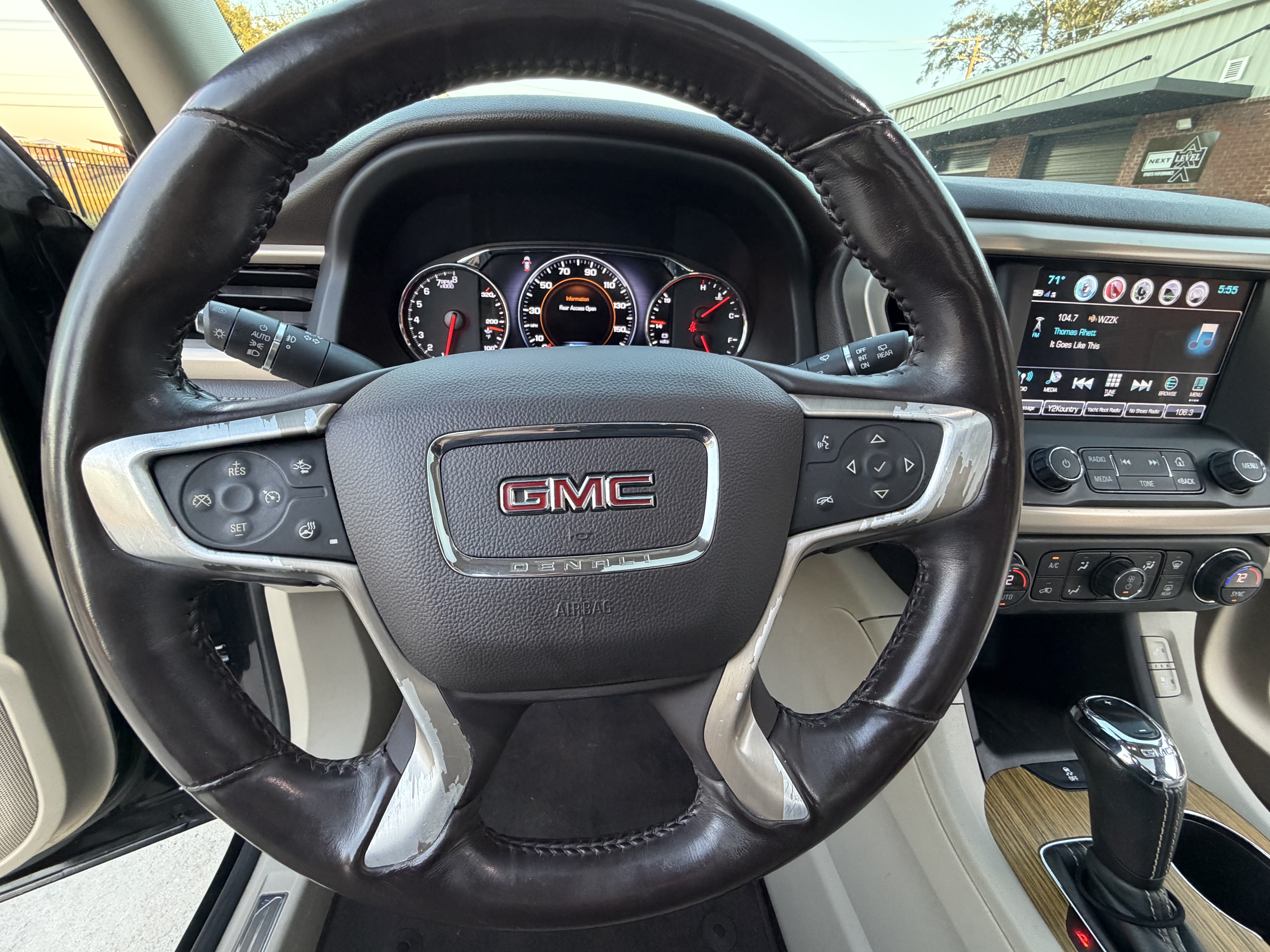 Used 2017 GMC Acadia Denali w/ Technology Package FWD image 32