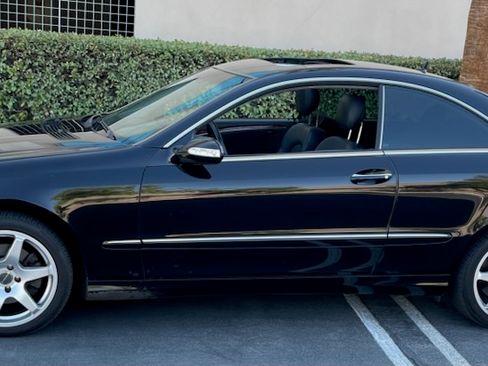 Used 2008 Mercedes-Benz CLK 350 Coupe image 1