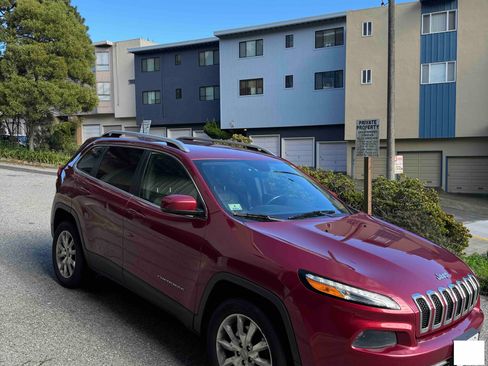 Used 2016 Jeep Cherokee Limited image 10