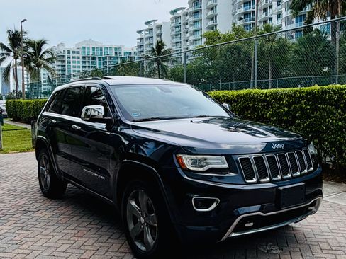 Used 2014 Jeep Grand Cherokee Overland AWD/4WD image 4