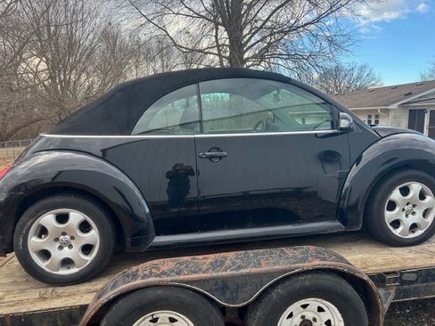 Used 2003 Volkswagen Beetle GLS image 2