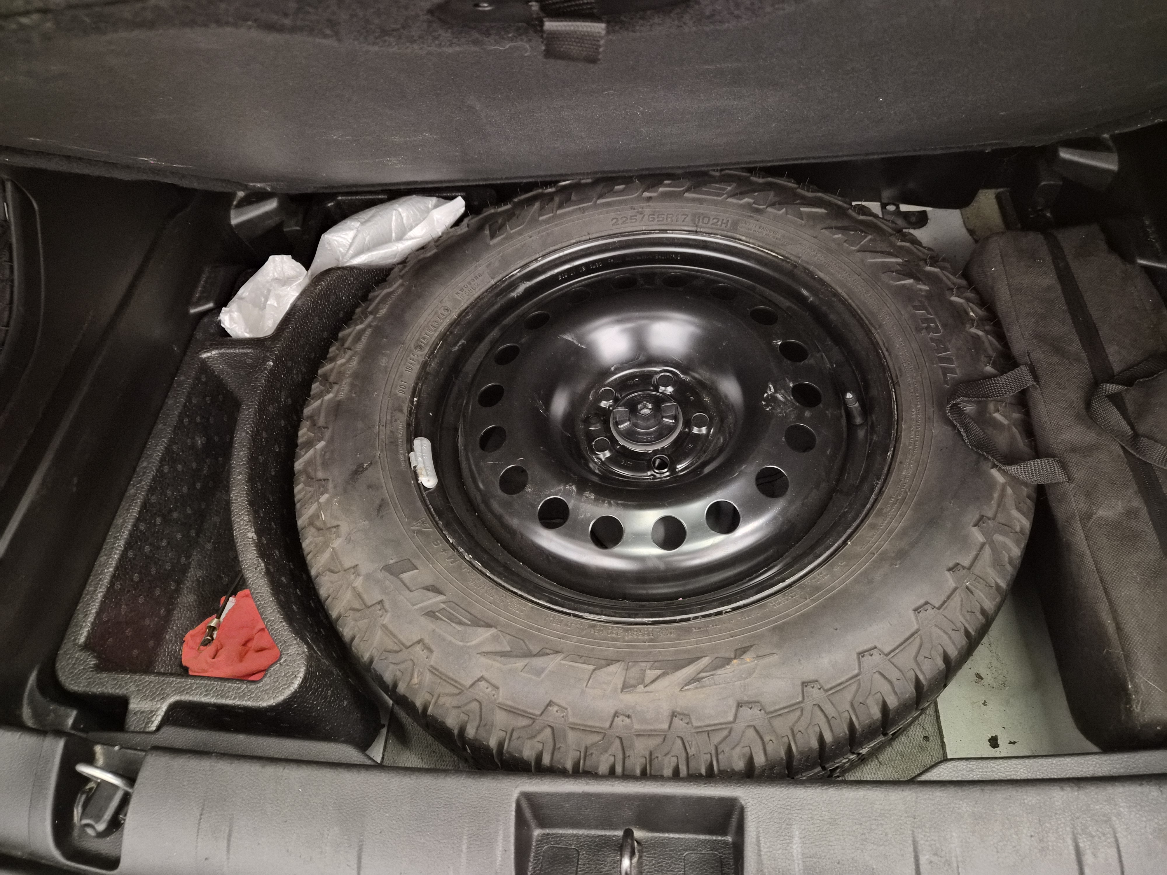 Used 2018 Jeep Renegade Trailhawk w/ UConnect 8.4 Nav Group AWD/4WD image 25