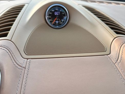 Used 2012 Porsche Cayenne S image 31