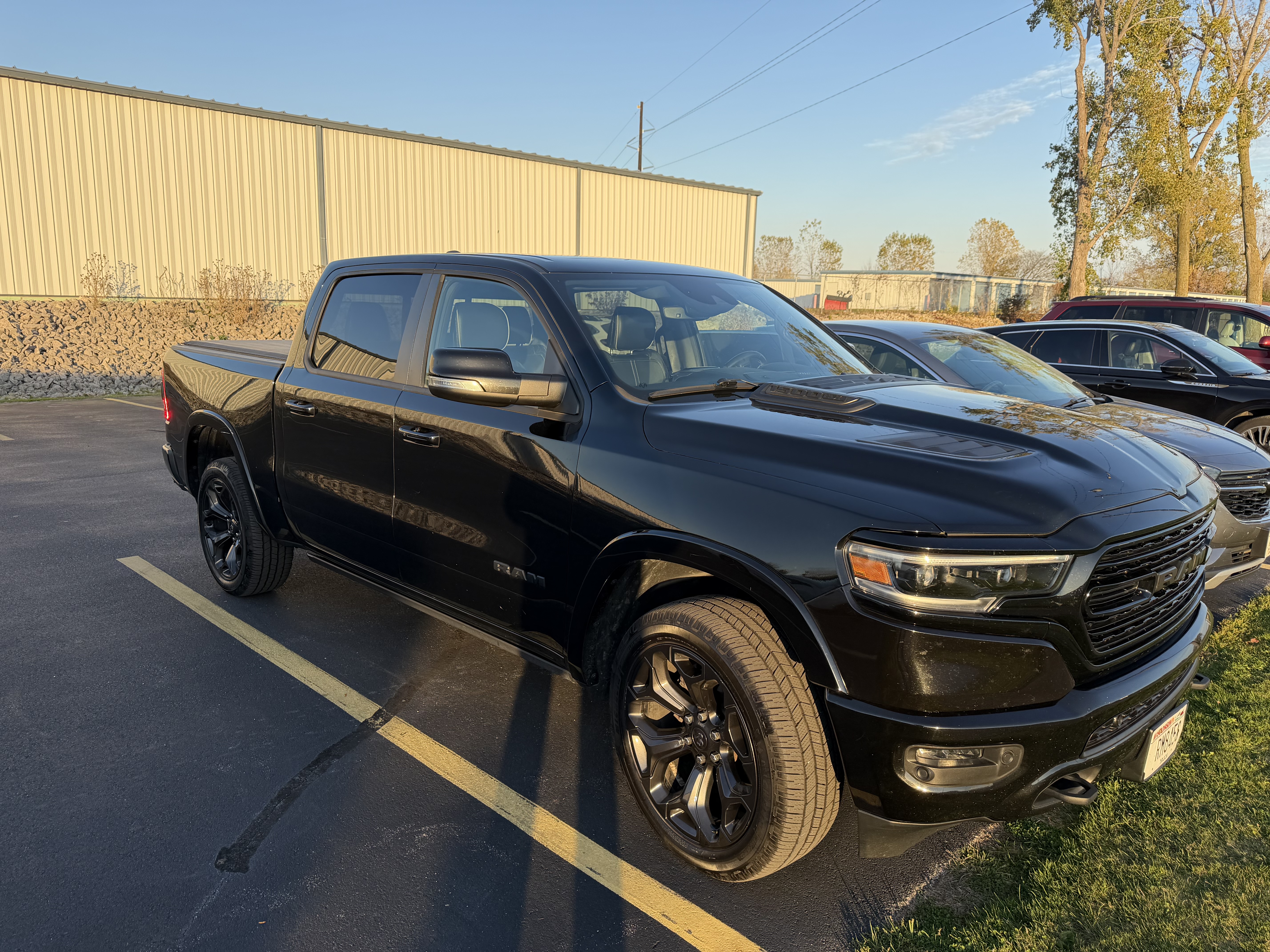 Used 2020 RAM 1500 Limited w/ Black Appearance Package AWD/4WD image 22