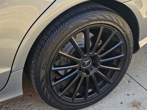 Used 2012 Mercedes-Benz CLS 550 image 28