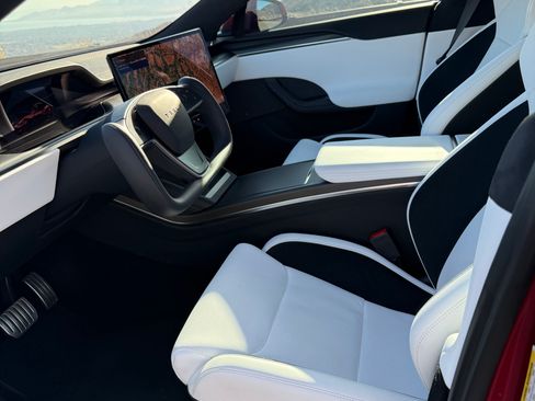 Used 2024 Tesla Model S Plaid image 21