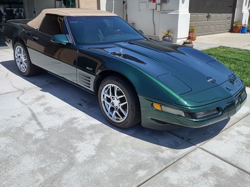 Used 1993 Chevrolet Corvette Convertible 2D image 4