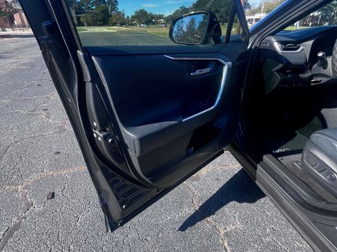 Used 2020 Toyota RAV4 XSE image 17