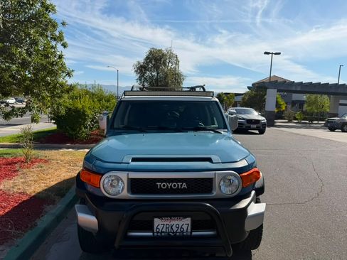 Used 2013 Toyota FJ Cruiser 4WD w/ Convenience Pkg image 4
