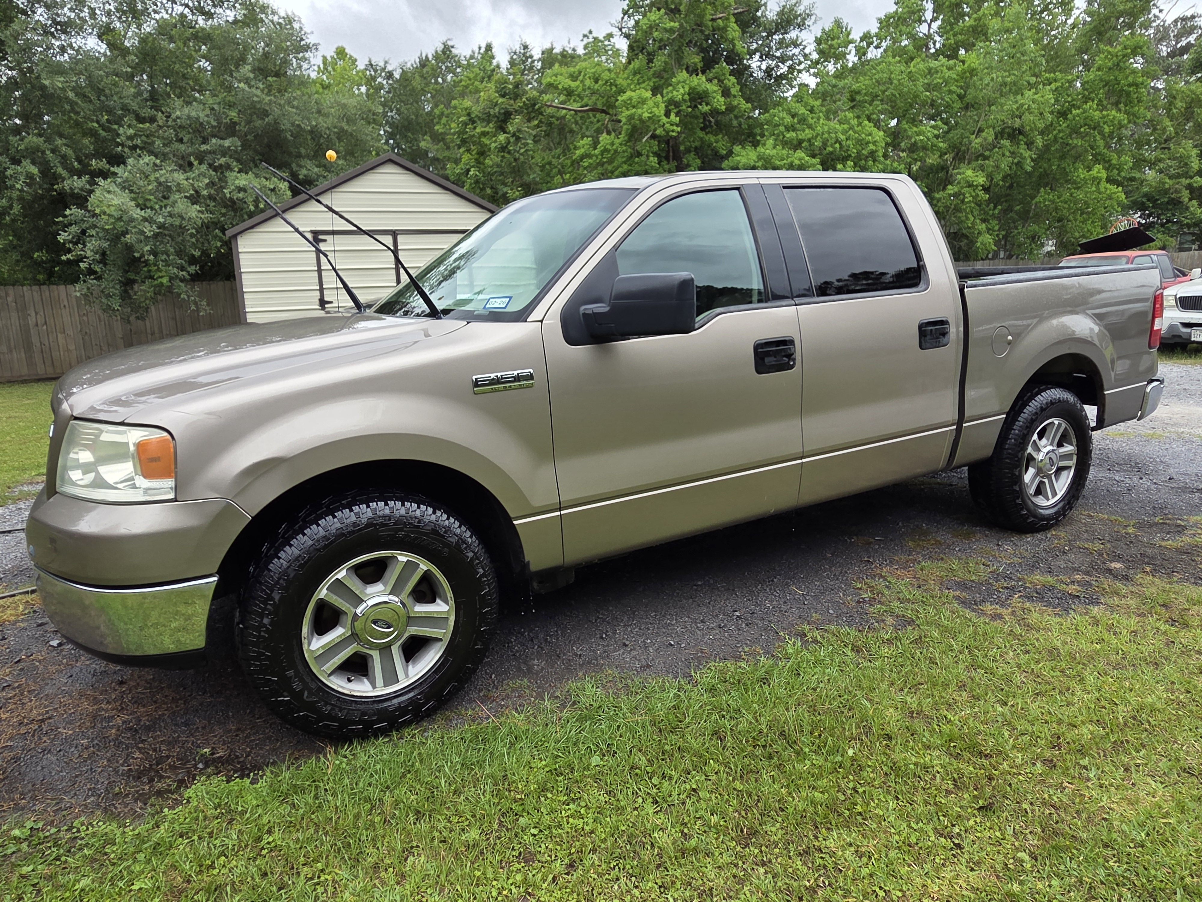 Used 2005 Ford F150 XLT RWD image 2