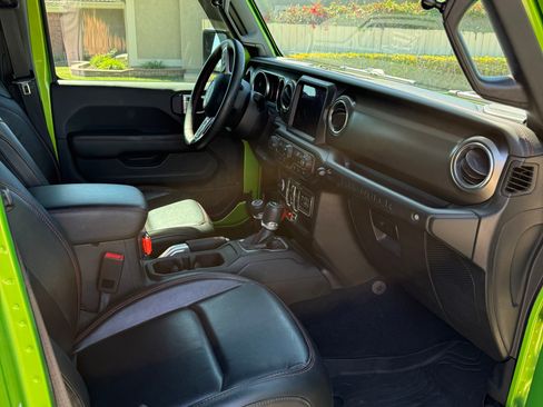 Used 2018 Jeep Wrangler Unlimited Rubicon image 11