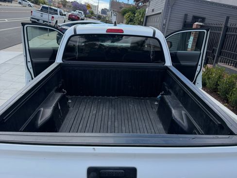 Used 2019 Toyota Tacoma SR RWD image 8