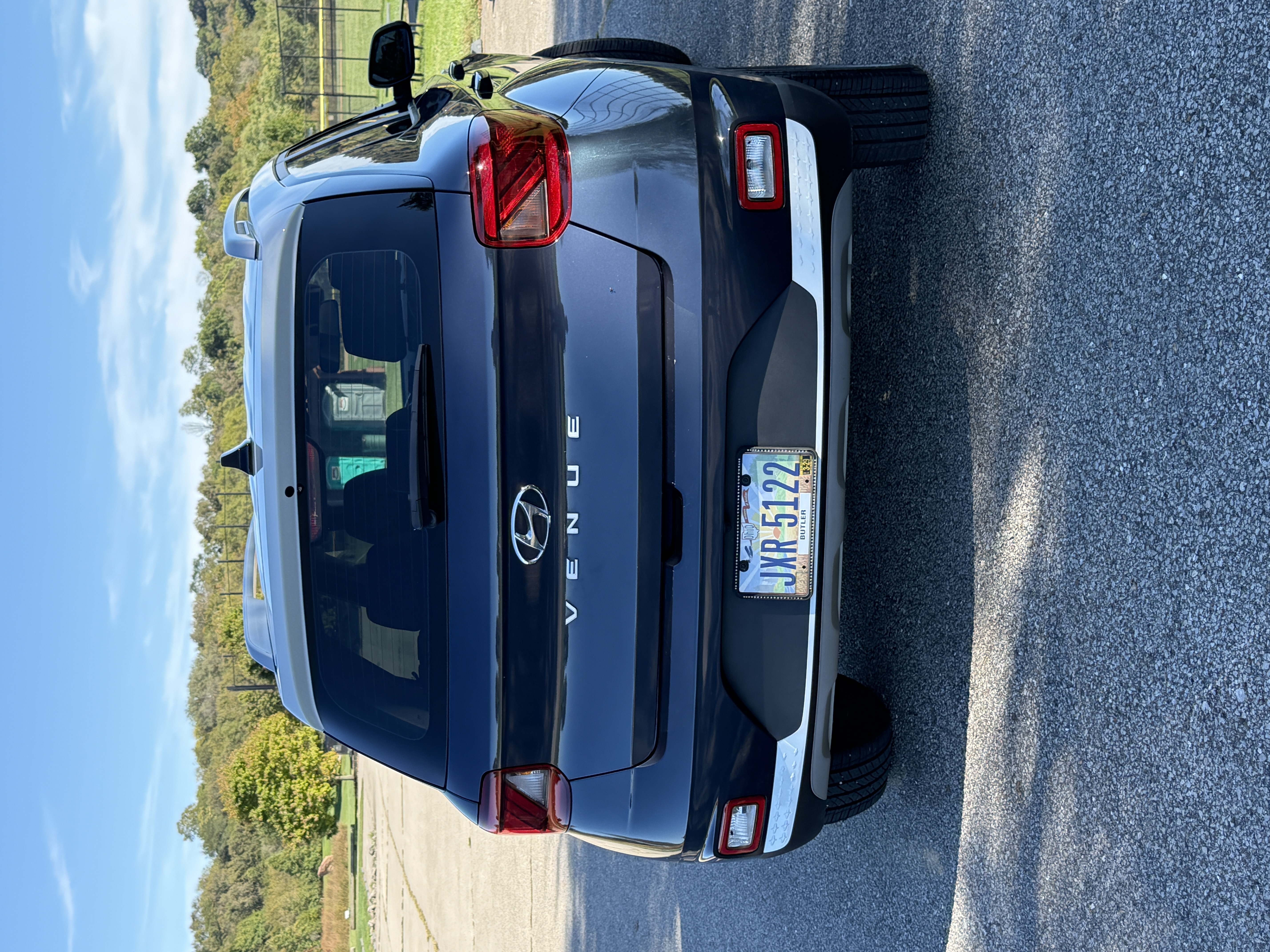 Used 2022 Hyundai Venue Limited FWD image 8