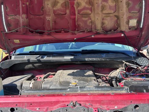 Used 2013 Toyota Tundra 4x4 CrewMax w/ TRD Off-Road Pkg image 17