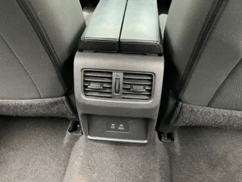 Used 2023 Nissan Rogue SV AWD/4WD image 21