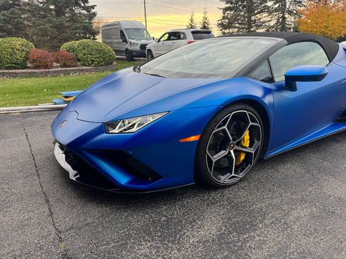 Used 2021 Lamborghini Huracan EVO image 8