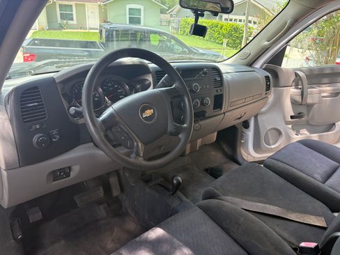 Used 2013 Chevrolet Silverado 2500 W/T AWD/4WD image 10