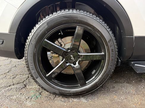 Used 2018 Ford Explorer Sport image 14