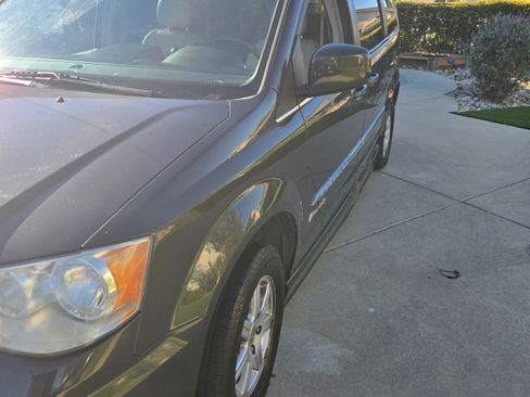 Used 2012 Chrysler Town & Country Touring w/ Entertainment Group #1 image 8