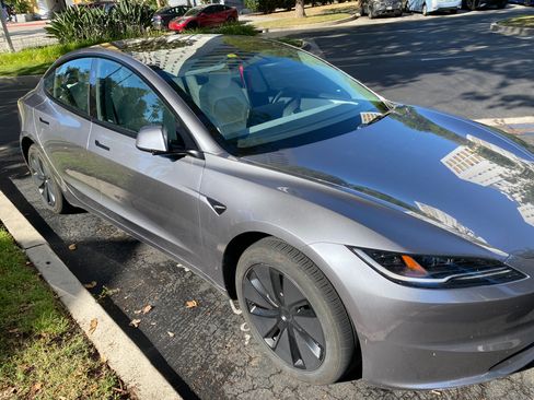 Used 2025 Tesla Model 3 Long Range RWD image 1