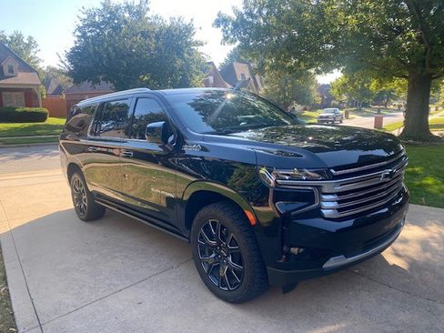 Used 2023 Chevrolet Suburban High Country w/ Premium Package 2 image 6