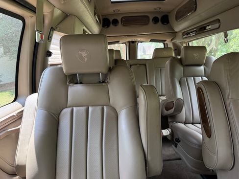 Used 2014 GMC Savana 2500 Extended RWD image 14