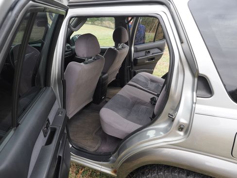 Used 2001 Nissan Pathfinder SE image 12