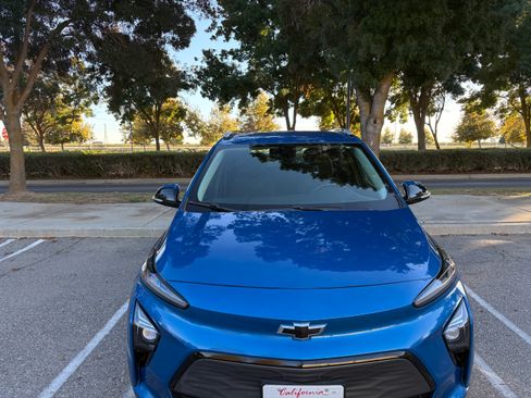 Used 2022 Chevrolet Bolt EUV LT w/ Driver Confidence Package image 10