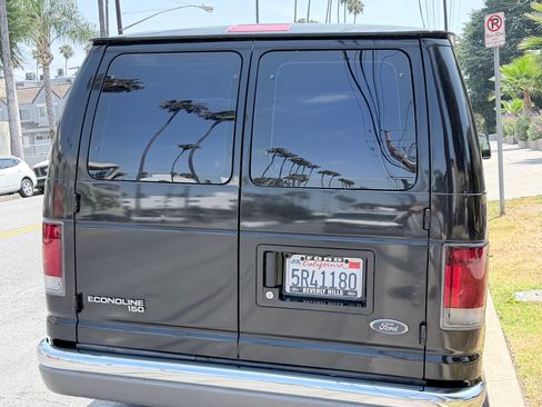 Used 1996 Ford E-150 and Econoline 150 RWD image 4