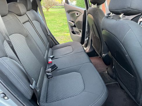 Used 2010 Hyundai Tucson GLS image 13