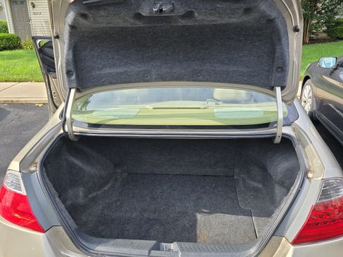 Used 2006 Honda Accord Hybrid Sedan image 9