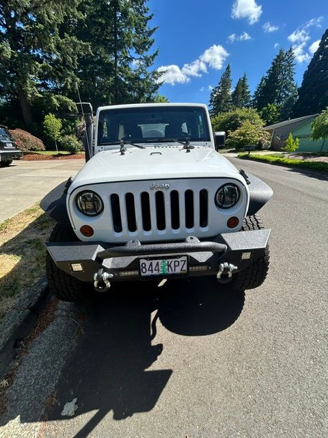 Used 2013 Jeep Wrangler Unlimited Sport w/ Connectivity Group AWD/4WD image 13