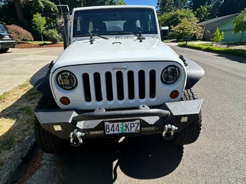 Used 2013 Jeep Wrangler Unlimited Sport w/ Connectivity Group AWD/4WD image 13