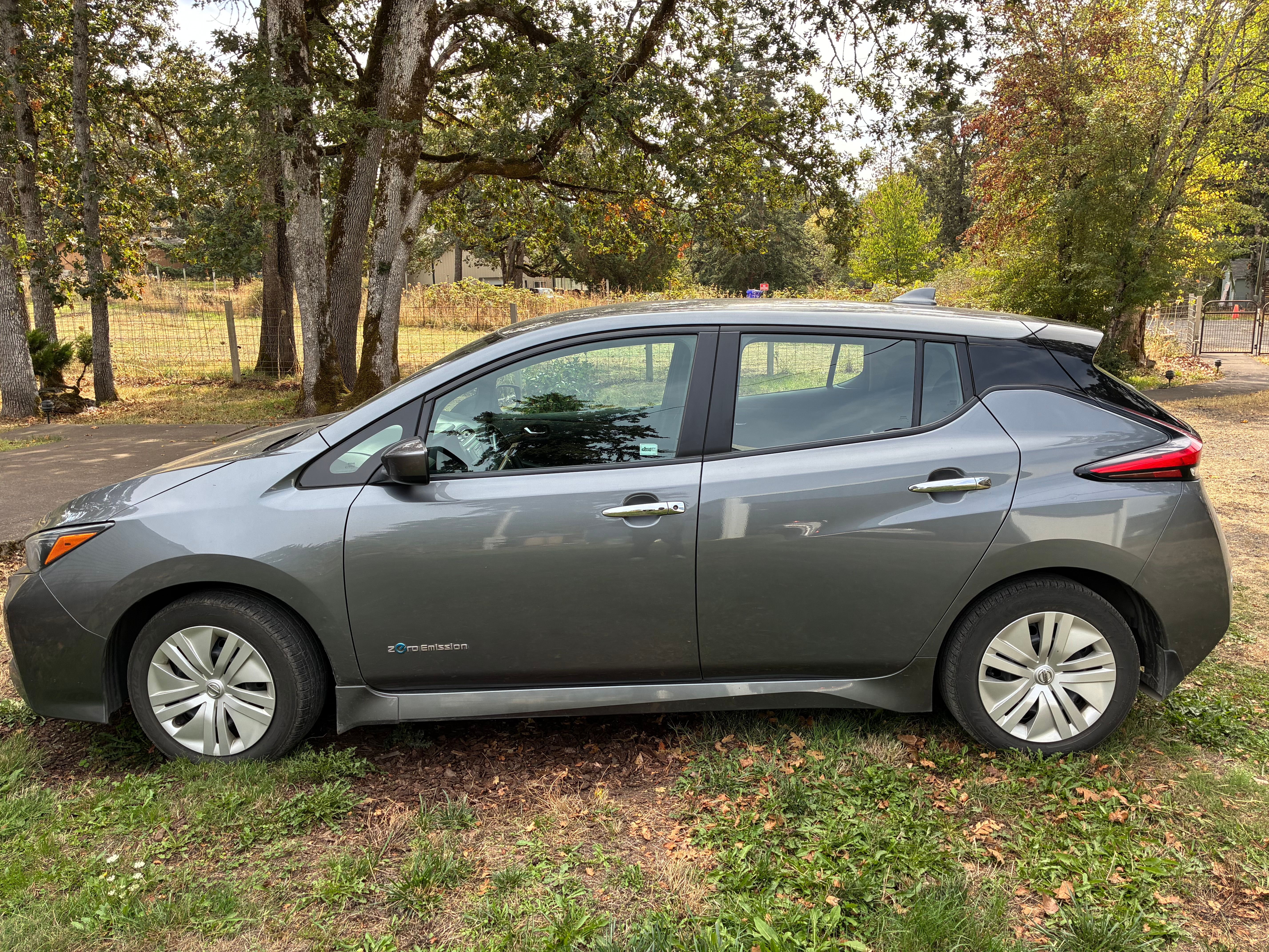 Used 2018 Nissan Leaf S w/ S Charge Package FWD image 4