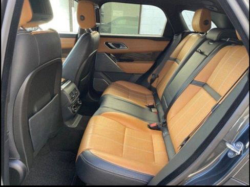 Used 2019 Land Rover Range Rover Velar R-Dynamic SE AWD/4WD image 12