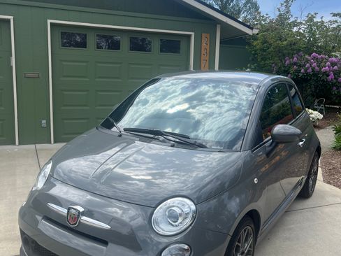 Used 2019 FIAT 500 Abarth FWD image 1