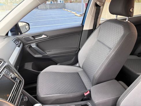 Used 2018 Volkswagen Tiguan S image 16