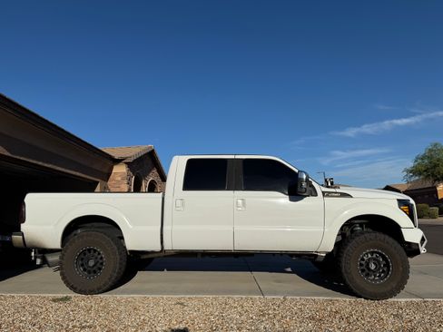 Used 2011 Ford F250 Lariat w/ FX4 4X4 Off-Road Pkg image 6