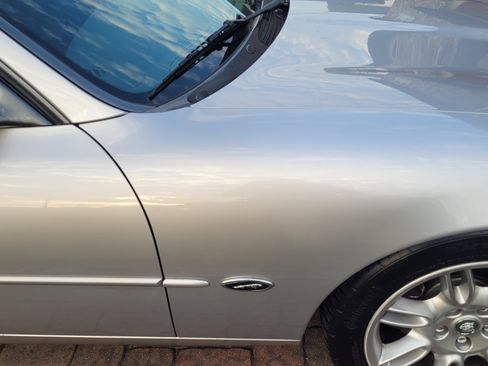 Used 2001 Jaguar XK8 Convertible image 10