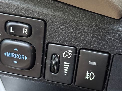 Used 2014 Toyota Corolla LE FWD image 10