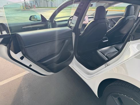 Used 2023 Tesla Model 3 Standard Range RWD image 15