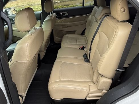 Used 2016 Ford Explorer Limited image 13